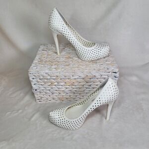 BCBGENERATION White Stiletto Pumps Clubwear Party Wedding Going Out 7M Leather